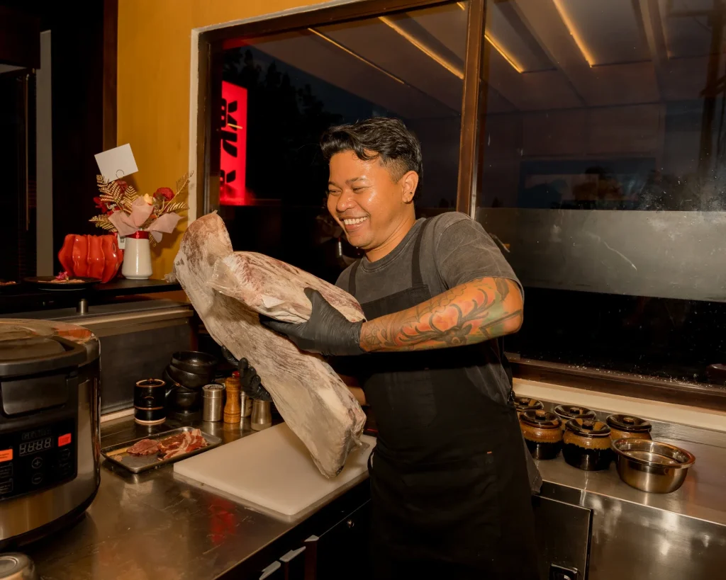 Raku Raku Yakiniku, Japanese restaurant Ubud. Savor tasty grilled meat and authentic sushi Ubud flavor.